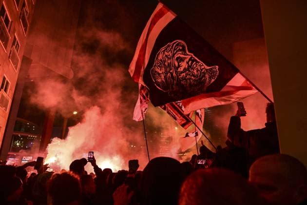AMSTERDAM Supporters outside the stadium for the UEFA Champions League match between AFC Ajax and Olympiacos Piraeus at the Johan Cruijff ArenA on January 28, 2026, in Amsterdam, Netherlands. OLAF KRAAK ANP UEFA Champions League 2025-2026 xVIxANPxSportx xxANPxIVx 548909162 originalFilename: 548909162.jpg
