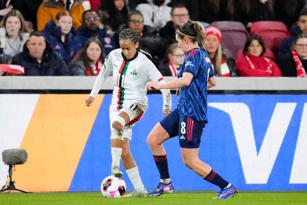 Arsenal Women FC v ASFAR - FIFA Women s Champions Cup 2026 Semi Final Fatima Tagnaout forward of AS Far and Morocco and Mariona Caldentey midfielder of Arsenal and Spain compete for the ball during the FIFA Women s Champions Cup 2026 Semi Final match between Arsenal Women FC and AS FAR at Brentford stadium on January 28, 2026 in London, England. London England United Kingdom  Copyright: xJosexBretonx originalFilename:bretonhernandez-arsenalw260128_npLRR.jpg