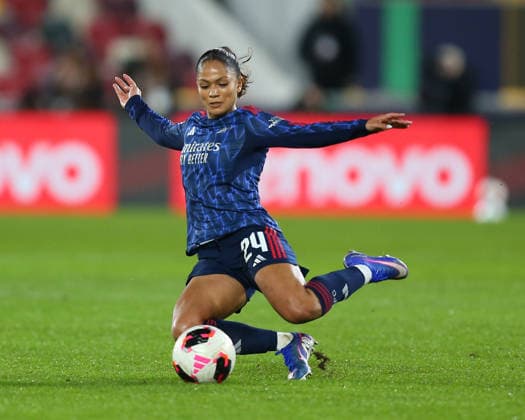 London, England, January 28 2026: Taylor Hinds (24 Arsenal) stretches to clear the ball during the FIFA Women s Champions Cup game between Arsenal FC and ASFAR at Gtech Community Stadium in London, England. (Photo by Jay Patel Sports Press Photo SPP) Copyright: xJayxPatel SportsxPressxPhoto SPPx Sportspressphoto_SPR86433
