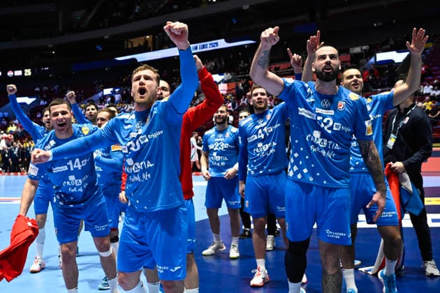 Croatia s David MandiÄ‡ and Leon Susnja celebrate with their teammates after winning against Hungary, 27 25, during the 2026 EHF European Men s Handball Championship the EHF Euro 2026 main round match between Croatia and Hungary at Malmö Arena, in Malmö, Sweden, on January 28, 2026 MALMÖ SWEDEN x50090x  Copyright: xJohanxNilsson TTx EHF EURO 2026 CROATIA-HUNGARY