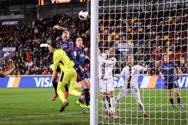 Arsenal gegen ASFAR Frauen 28. Januar 2026, London FIFA Women Champions Cup Halbfinale Arsenal gegen ASFAR Stina Blackstenius von Arsenal erzielt das erste Tor Foto Jacques Feeney Abseits London UK  Copyright: xJacquesxFeeneyx xOffsidexOffside