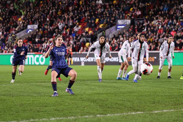 Arsenal gegen ASFAR Frauen 28. Januar 2026, London FIFA Women Champions Cup Halbfinale Arsenal gegen ASFAR Mariona Caldentey von Arsenal erzielt das dritte Tor vom Elfmeterpunkt Foto Jacques Feeney Offside London UK  Copyright: xJacquesxFeeneyx xOffsidexOffside