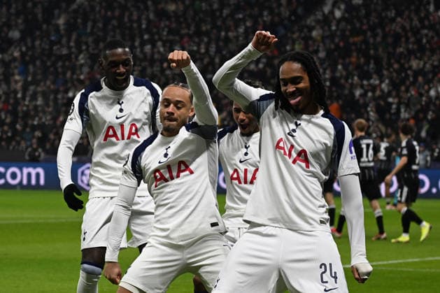 28 01 2026, xjhx, Football UEFA Champions League, Eintracht Frankfurt Tottenham Hotspur v l Cheers after Xavi Simons Tottenham Hotspur Frankfurts goal disallowed