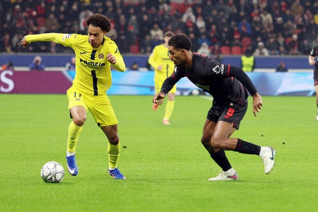 28 01 2026, xrekx, Football UEFA Champions League, Bayer 04 Leverkusen FC Villareal v l Tajon Buchanan FC Villarreal Loïc BadÃ Bayer 04 Leverkusen Zweikampf, Aktion, action, battle for the ball DFL DFB REGULATIONS PROHIBIT ANY USE OF PHOTOGRAPHS as IMAGE SEQUENCES and or QUASI VIDEO Leverkusen