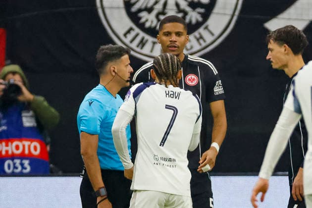 Referee Jesus Gil Manzano ESP , Aurele Amenda Eintracht Frankfurt, 05 and Xavi Tottenham Hotspur, 07 in dialog , Germany, Football, UEFA Champions League, Matchday 8, 2025 2026, Eintracht Frankfurt vs Tottenham Hotspur, 28 01 2026, Frankfurt am Main Deutsche Bank Park Germany Copyright: xGrantxHubbsx