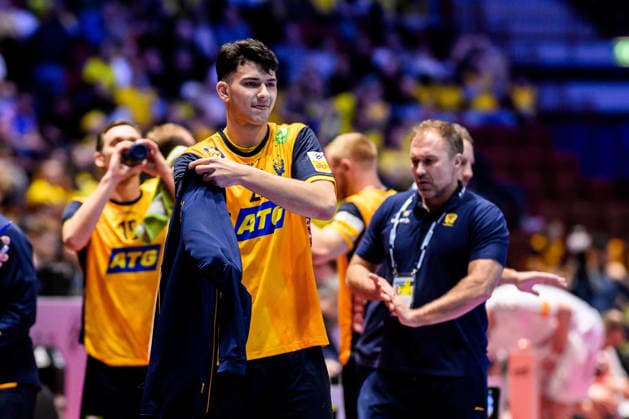 260128 Nikola Roganovic of Sweden during the EHF European Handball Championship main round match between Switzerland and Sweden on January 28, 2026 in Malmö Photo Petter Arvidson BILDBYRAN kod PA PA1145 handball handball handballs em 2026 schweiz sverige sweden ehf european handball championship switzerland bbeng  Copyright: PETTERxARVIDSON BB260128PA155