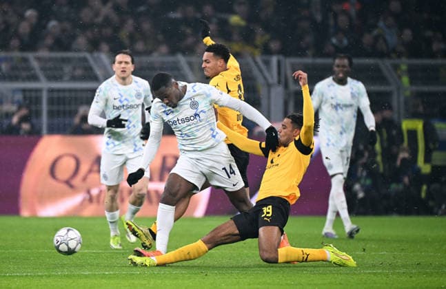 Football, Champions League, Germany, Men, Season 2025 2026, Matchday 8, Signal Iduna Park Dortmund Bor Dortmund Inter Milan Ange Yoan Bonny INT , Filippo Mane BVB , Felix Nmecha BVB Action