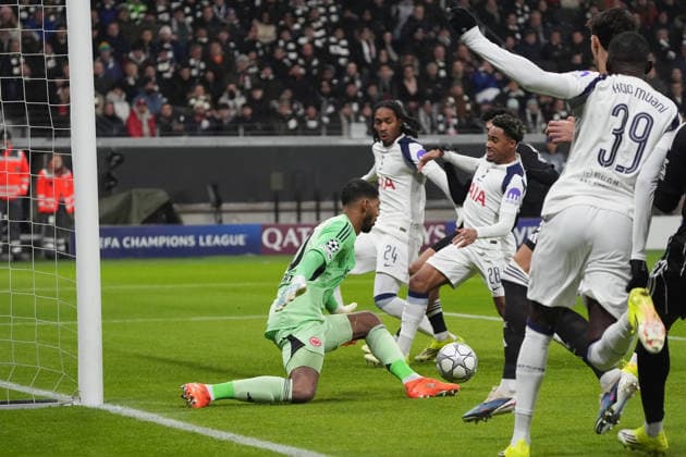 Goalkeeper Kaua Santos Eintracht Frankfurt Parade against Randal Kolo Muani Tottenham Hotspur, 39 Frankfurt 28 01 2026 Eintracht Frankfurt vs Tottenham Hotspurs, Deutsche Bank Park, Matchday 8 Champions League