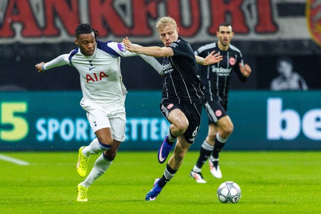 FRANKFURT, DEUTSCHLAND - JANUARY 28: Destiny Udogie (Tottenham Hotspur, 13) and Oscar Hojlund (Eintracht Frankfurt, 6) compete for the ball during the UEFA Champions League match between Eintracht Frankfurt vs. Tottenham Hotspur at Eintracht Frankfurt Stadium on matchday 8 of the League Phase on January 28, 2026 in Frankfurt, Deutschland. Hessen Deutschland Copyright: xStephanxHahnex