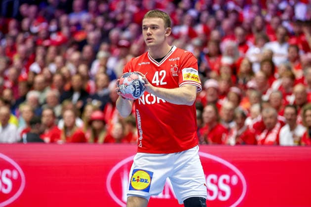 28 01 2026, Handball, Men s EHF EURO 2026, Denmark Norway, Jyske Bank Boxen in Herning, Denmark, Main Round Thomas Sommer Arnoldsen Denmark 42 Denmark