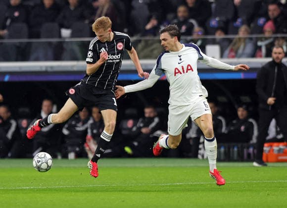 28 01 2026, xovx, Football UEFA Champions League, Eintracht Frankfurt Tottenham Hotspur v l Hugo Larsson Eintracht Frankfurt , Joao Palhinha Tottenham Hotspur DFL DFB REGULATIONS PROHIBIT ANY USE OF PHOTOGRAPHS as IMAGE SEQUENCES and or QUASI VIDEO emspor Frankfurt am Main