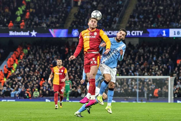 UEFA Champions League Manchester City v Galatasaray BarÄ±s Alper YÄ±lmaz of Galatasaray jumps up to win the high ball during the UEFA Champions League Matchday 8 of 8 match Manchester City vs Galatasaray at City of Manchester Stadium, Manchester, United Kingdom on 28 January 2026 (Photo by Mark Cosgrove News Images) Manchester City of Manchester Stadium Greater Manchester United, ManU Kingdom Copyright: xMarkxCosgrove NewsxImagesx