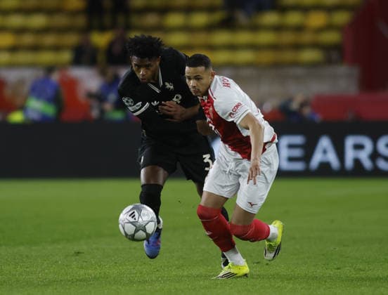 Juan Cabal of Juventus FC and Caio Henrique of AS Monaco during the Uefa Champions League 2025 26 season football match between AS Monaco and Juventus FC on 28 January 2026 at Stade Louis II, Monaco, Photo Nderim KACELI  Copyright: xNderimxKaceli IPAxSportx xipa-agency.netx xx IPA_70670615 IPA_Agency_IPA70670615