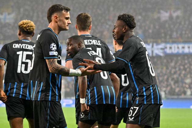 260127 Club Brugge vs Marseille Mamadou Diakhon (67) of Club Brugge celebrates with Aleksandar Stankovic (25) of Club Brugge after scoring the 1-0 goal during the Uefa Champions League 8th matchday in the League phase game in season 2025 - 2026 between Club Brugge KV and Olympique de Marseille on January 28 , 2026 in Brugge, Belgium. (Photo by David Catry Isosport) Brugge Belgium  Copyright: xDavidxCatryx 20260128DC2_3429