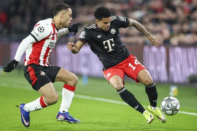 EINDHOVEN , 28-01-2026 , Philips Stadium , season 2025 2026 , UEFA Champions League football , League phase matchday 8 , match between PSV and Bayern Munchen , picture shows PSV player Sergino Dest and Bayern Munchen player Luis Diaz PSV - Bayern Munchen  x201144365x Copyright: