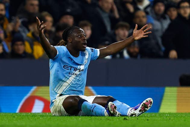 Manchester City v Galatasaray, Manchester, UK - 28 January 2026 Jeremy Doku of Manchester City appeals to referee during the UEFA Champions League match between Manchester City and Galatasaray at The Etihad Stadium on 28 January 2026 in Manchester, England (Photo by Steve Taylor PPAUK) Manchester The Etihad Stadium Greater Manchester England Copyright: xStevexTaylor PPAUKx PPA-243854