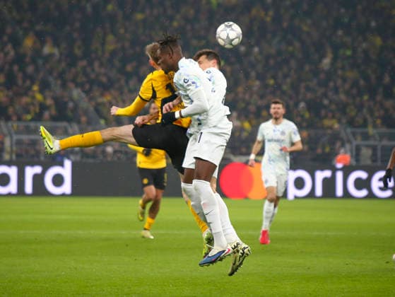 Football UEFA Champions League 2025 26, 8 Matchday League phase Borussia Dortmund vs Inter Milan Signal Iduna Park Stadion Dortmund Yann Bisseck Inter Milan, 31 Maximilian Beier Borussia Dortmund, 14 Dortmund Copyright: xAymanxAlahmedx