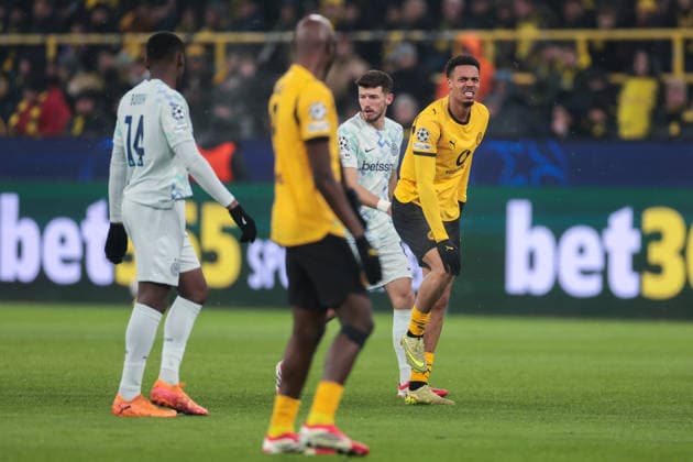 28 01 2026, UEFA Champions League, Matchday 8, Borussia Dortmund Inter Milan, Felix Nmecha Borussia Dortmund twisted his knee on a shot and is in pain afterwards, Dortmund Signal Iduna Park NRW Germany xRHR PHOTO DEx Copyright: DennisxEwert RHR-FOTOx RHR-FOTO DE