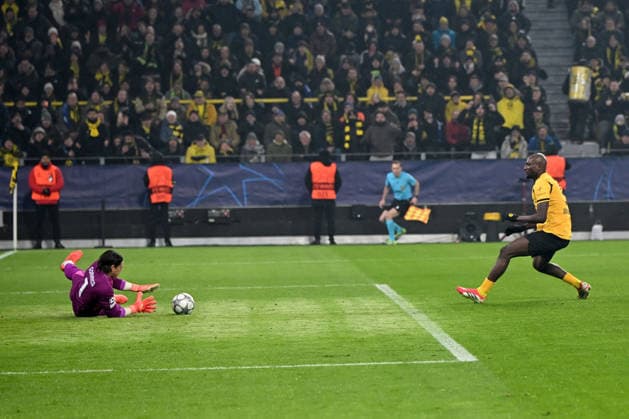 goalkeeper Yann Sommer FC Internazionale and Serhou Guirassy Borussia Dortmund in a duel during the UEFA Champions League 2025 26, Matchday 8 League Phase match between Borussia Dortmund and Inter Milan, BVB Stadion on January 28, 2026 in Dortmund, Germany, Germany Photo by Ralf Treese DeFodi Images goalkeeper Yann Sommer FC Internazionale and Serhou Guirassy Borussia Dortmund battle for the ball during the UEFA Champions League 2025 26 League Phase MD8 match between Borussia Dortmund and FC Internazionale Milano at BVB Stadion Dortmund on January 28, 2026 in Dortmund, Germany Photo by Ralf Treese DeFodi Images