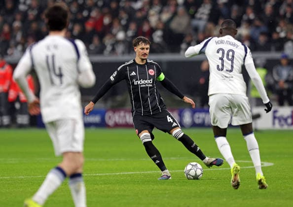 28 01 2026, xovx, Football UEFA Champions League, Eintracht Frankfurt Tottenham Hotspur v l Archie Gray Tottenham Hotspur , Robin Koch Eintracht Frankfurt , Randal Kolo Muani Tottenham Hotspur DFL DFB REGULATIONS PROHIBIT ANY USE OF PHOTOGRAPHS as IMAGE SEQUENCES and or QUASI VIDEO emspor Frankfurt am Main