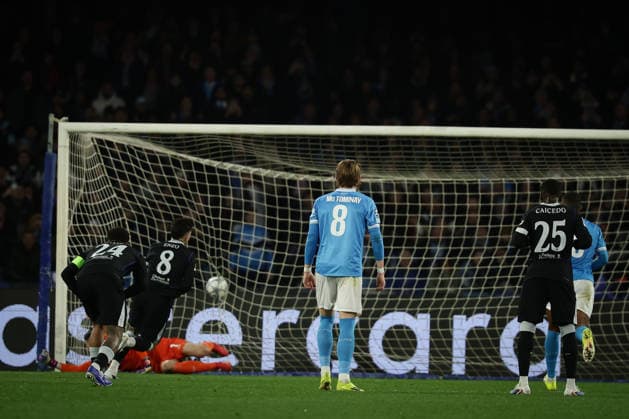 Chelsea s Enzo Fernandez goal 0-1 during the UEFA Champions League football match between Napoli vs Chelsea - Champions League 2025 2026 - Diego Armando Maradona stadium January 28, 2026 Naples, Italy soccer  Copyright: xAlessandroxGarofalo LaPressex