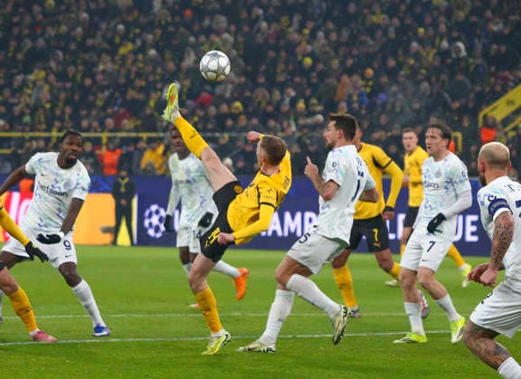 Football UEFA Champions League 2025 26, 8 Matchday League phase Borussia Dortmund vs Inter Milan Signal Iduna Park Stadion Dortmund Maximilian Beier Borussia Dortmund, 14 Dortmund Copyright: xAymanxAlahmedx