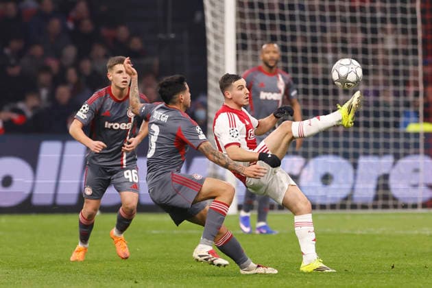 2026-01-28 AFC Ajax v Olympiacos FC - UEFA Champions League AMSTERDAM, NETHERLANDS - JANUARY 28: Christos Mouzakitis of Olympiacos FC, Francisco Ortega of Olympiacos FC, Oscar Gloukh of AFC Ajax during the UEFA Champions League match between AFC Ajax and Olympiacos FC at Johan Cruijff ArenA on January 28, 2026 in Amsterdam, Netherlands. Amsterdam Johan Cruijff ArenA Netherlands Content not available for redistribution in The Netherlands directly or indirectly through any third parties. Copyright: xBenxGalx