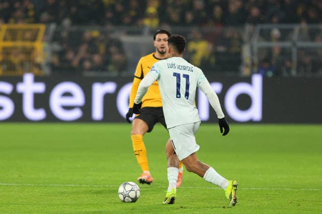 duel between Luis Henrique Inter Milan and Ramy Bensebaini Borussia Dortmund GER, Borussia Dortmund vs Inter Milan, Football, Champions League, Matchday 8, Season 2025 2026, 28 01 2026 DFL REGULATIONS PROHIBIT ANY USE OF PHOTOGRAPHS AS IMAGE SEQUENCES AND OR QUASI VIDEO GER, Borussia Dortmund vs Inter Milan, Football, Champions League, Matchday 8, Season 2025 2026, 28 01 2026 Dortmund Copyright: xEibner-Pressefoto FrankxZeisingx EP_FZG