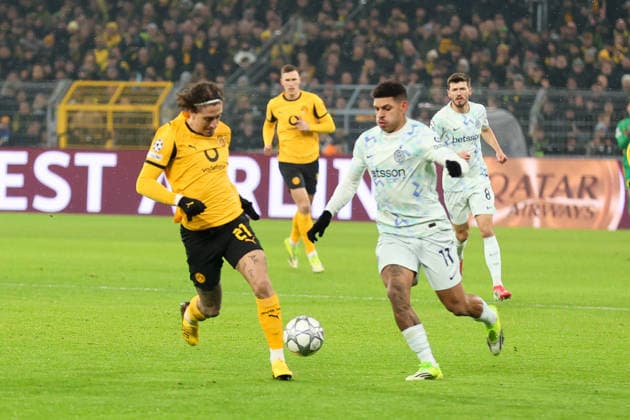 duel between Fabio Silva Borussia Dortmund and Luis Henrique Inter Milan GER, Borussia Dortmund vs Inter Milan, Football, Champions League, Matchday 8, Season 2025 2026, 28 01 2026 DFL REGULATIONS PROHIBIT ANY USE OF PHOTOGRAPHS AS IMAGE SEQUENCES AND OR QUASI VIDEO GER, Borussia Dortmund vs Inter Milan, Football, Champions League, Matchday 8, Season 2025 2026, 28 01 2026 Dortmund Copyright: xEibner-Pressefoto FrankxZeisingx EP_FZG