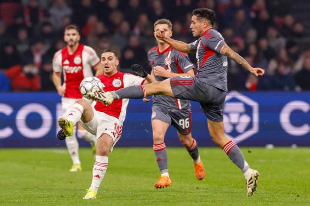 2026-01-28 AFC Ajax v Olympiacos FC - UEFA Champions League AMSTERDAM, NETHERLANDS - JANUARY 28: Oscar Gloukh of AFC Ajax, Francisco Ortega of Olympiacos FC during the UEFA Champions League match between AFC Ajax and Olympiacos FC at Johan Cruijff ArenA on January 28, 2026 in Amsterdam, Netherlands. Amsterdam Johan Cruijff ArenA Netherlands Content not available for redistribution in The Netherlands directly or indirectly through any third parties. Copyright: xBenxGalx
