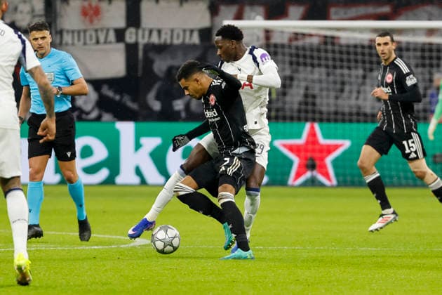 Ansgar Knauff Eintracht Frankfurt, 07 and Pape Sarr Tottenham Hotspur, 29 in duel , Germany, Soccer, UEFA Champions League, Matchday 8, 2025 2026, Eintracht Frankfurt vs Tottenham Hotspur, 28 01 2026, Frankfurt am Main Deutsche Bank Park Germany Copyright: xGrantxHubbsx