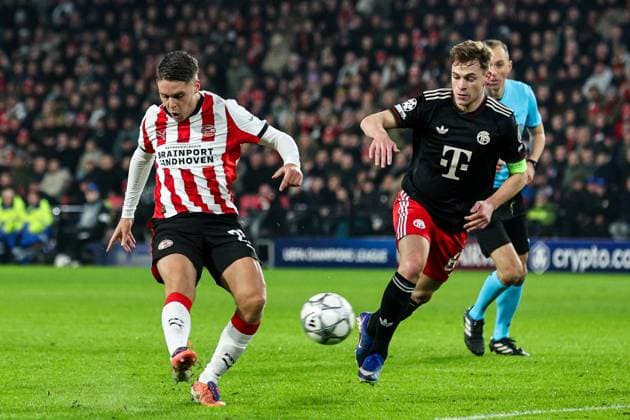 EINDHOVEN - (L-R) Joey Veerman of PSV Eindhoven, Joshua Kimmich of FC Bayern Munich during the UEFA Champions League match between PSV Eindhoven and FC Bayern Munich at the Phillips Stadium on January 28, 2026, in Eindhoven, Netherlands. BART STOUTJESDIJK ANP UEFA Champions League 2025-2026 xVIxANPxSportx xxANPxIVx 548919178 originalFilename: 548919178.jpg