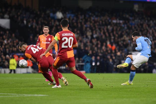 Manchester City gegen Galatasaray 28. Januar 2026 Manchester, UEFA Champions League Fußball Manchester City gegen Galatasaray Rayan Cherki von Manchester City erzielt das zweite Tor für sein Team Foto von Gary Oakes Manchester UK  Copyright: xGaryxOakleyxOffside
