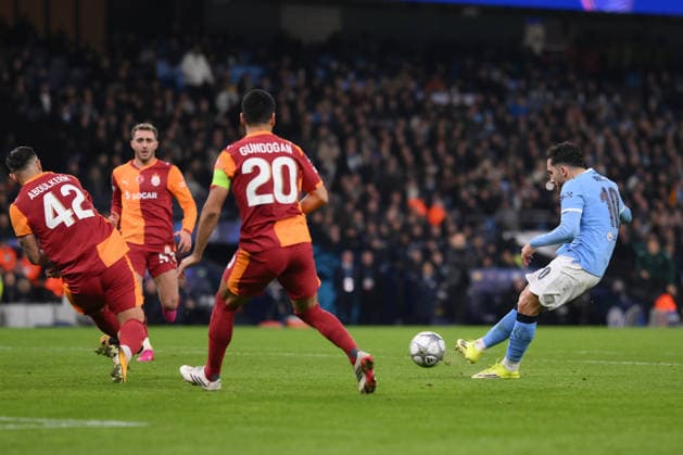 Manchester City gegen Galatasaray 28. Januar 2026 Manchester, UEFA Champions League Fußball Manchester City gegen Galatasaray Rayan Cherki von Manchester City erzielt das zweite Tor für sein Team Foto von Gary Oakes Manchester UK  Copyright: xGaryxOakleyxOffside