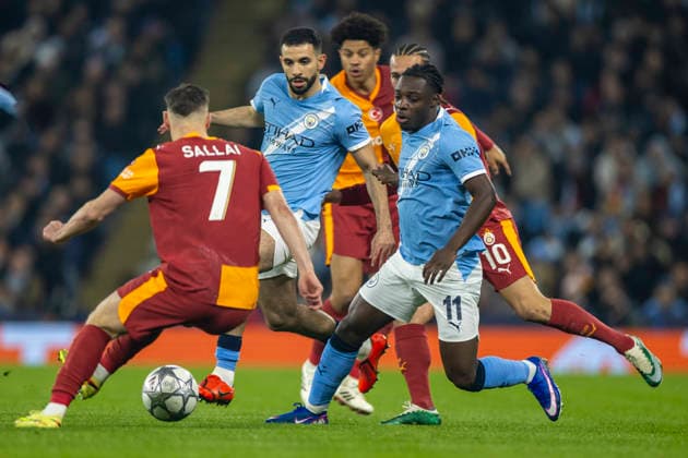 28th January 2026; Etihad Stadium, Manchester, England; UEFA Champions League Football, Manchester City versus Galatasaray; Jeremy Doku of Manchester City under pressure from Roland Sallai of Galatasaray  TimxWilliams Content restricted for UK based newspaper