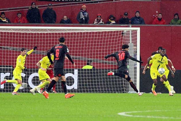 28 01 2026, xrekx, Football UEFA Champions League, Bayer 04 Leverkusen FC Villareal v l Goal shot to 2 0 by Malik Tillman Bayer 04 Leverkusen DFL DFB REGULATIONS PROHIBIT ANY USE OF PHOTOGRAPHS as IMAGE SEQUENCES and or QUASI VIDEO Leverkusen