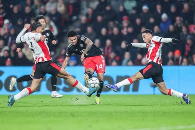 Soccer Champions League matchday 8 PSV Eindhoven FC Bayern Munich on 28 01 2026 at Philips Stadium in Eindhoven Armando Obispo Eindhoven , left Luis Diaz Munich , center Sergino Dest Eindhoven , right xJRx
