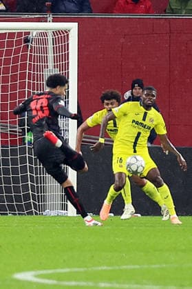 28 01 2026, xrekx, Football UEFA Champions League, Bayer 04 Leverkusen FC Villareal v l Goal shot to 2 0 by Malik Tillman Bayer 04 Leverkusen DFL DFB REGULATIONS PROHIBIT ANY USE OF PHOTOGRAPHS as IMAGE SEQUENCES and or QUASI VIDEO Leverkusen