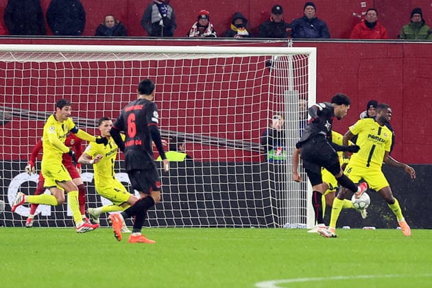 28 01 2026, xrekx, Football UEFA Champions League, Bayer 04 Leverkusen FC Villareal v l Goal shot to 2 0 by Malik Tillman Bayer 04 Leverkusen DFL DFB REGULATIONS PROHIBIT ANY USE OF PHOTOGRAPHS as IMAGE SEQUENCES and or QUASI VIDEO Leverkusen