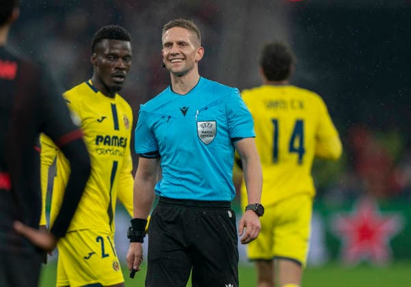 Espen Eskas Referee Bayer 04 Leverkusen FC Villareal, Leverkusen, BayArena, 28 01 2026, GER, Herren, UEFA Champions League, Season 2025 2026 UEFA regulations prohibit any use of photographs as image sequences and or quasi video Copyright: HMBxMedia xMarcoxBader