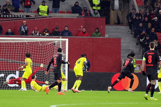 28 01 2026, xrekx, Football UEFA Champions League, Bayer 04 Leverkusen FC Villareal v l Goal shot to 2 0 by Malik Tillman Bayer 04 Leverkusen DFL DFB REGULATIONS PROHIBIT ANY USE OF PHOTOGRAPHS as IMAGE SEQUENCES and or QUASI VIDEO Leverkusen