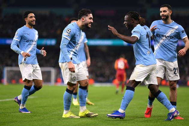 Manchester City gegen Galatasaray 28. Januar 2026 Manchester, UEFA Champions League Fußball Manchester City gegen Galatasaray Rayan Cherki von Manchester City feiert das zweite Tor mit Jeremy Doku von Manchester City Foto von Gary Oakes Manchester UK  Copyright: xGaryxOakleyxOffside