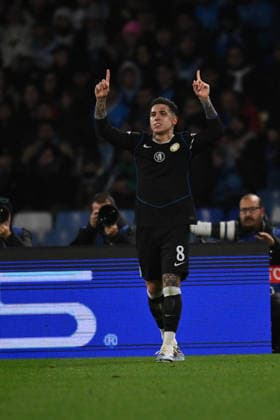 Enzo Fernandez of Chelsea F.C. celebrates after scoring the goal of 0-1 during the UEFA Champions League phase day 8 football match between S.S.C. Napoli and Chelsea F.C. at the Diego Armando Maradona Stadium on January 27, 2026 in Naples, Italy.  Copyright: xDomenicoxCippitelli IPAxSportx xipa-agency.netx xx IPA_70671943 IPA_Agency_IPA70671943
