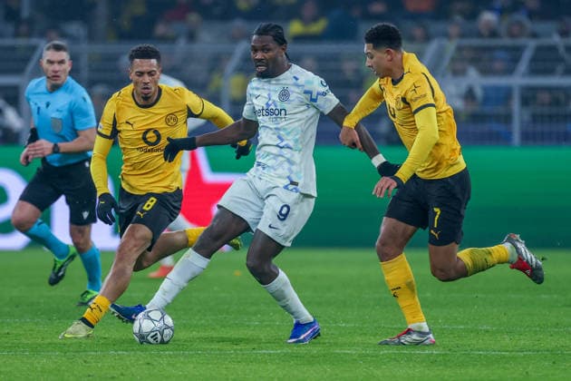 UEFA Champions League Borussia Dortmund Inter Milan on 28 01 2026 at Signal Iduna Park in Dortmund Felix Nmecha Dortmund 8 in a duel against Jobe Bellingham Dortmund 7 MH