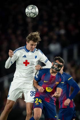 William Clem FC Copenhagen and Eric Garcia FC Barcelona battle for the ball during a UEFA Champions League match between FC Barcelona and Copenhagen at Spotify Camp Nou in Barcelona, , Spain, on January 28 2026 Photo by Felipe Mondino Copyright: x@FELIPExMONDINOx