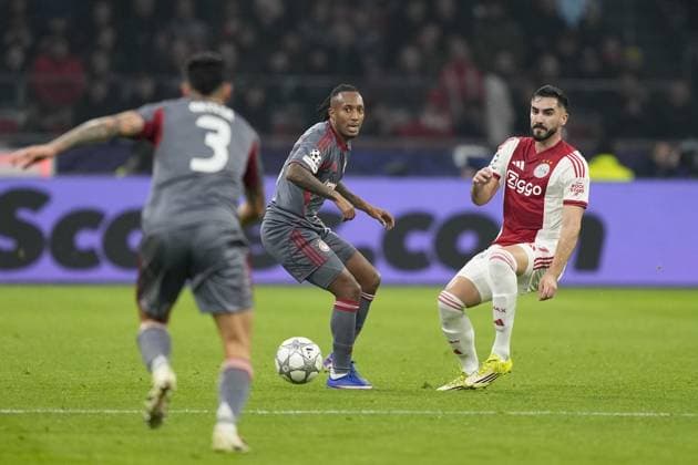 AMSTERDAM , 28-01-2026 , JohanCruijff ArenA , season 2025 2026 , UEFA Champions League football , League phase Matchday 8 , match between Ajax and Olympiacos , picture shows Olympiacos player Gelson Martins, Ajax player Josip Sutalo Ajax - Olympiacos  x201145369x Copyright: