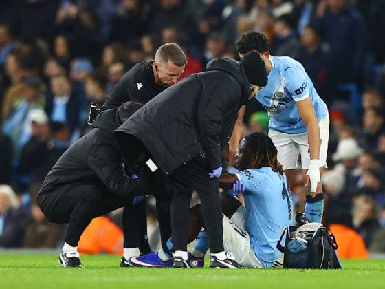 Jeremy Doku of Manchester City leaves the game through injury Manchester City v Galatasaray, UEFA Champions League, Group Stage, Football, Etihad Stadium, Manchester, UK - 28 Jan 2026Manchester Etihad Stadium United Kingdom EDITORIAL USE ONLY No use with unauthorised audio, video, data, fixture lists, club league logos or live services. Online in-match use limited to 120 images, no video emulation. No use in betting, games or single club league player publications. Copyright: xMattxWest Shutterstockx 16429496y