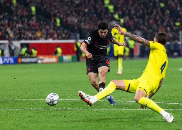 Leverkusen, Bayarena, 28 01 2026 Ibrahim Maza of Leverkusen challenges Rafa Marin of Villareal during the Championsleague match Bayer 04 Leverkusen vs FC Villarreal