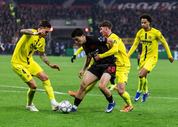 Leverkusen, Bayarena, 28 01 2026 Rafa Marin of Villareal challenges Ibrahim Maza of Leverkusen during the Championsleague match Bayer 04 Leverkusen vs FC Villarreal