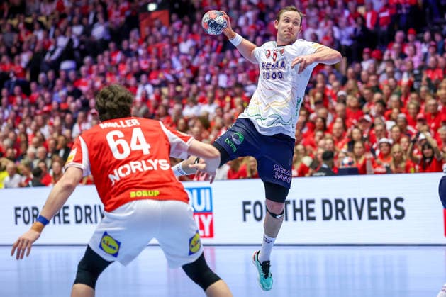 28 01 2026, Handball, Men s EHF EURO 2026, Denmark Norway, Jyske Bank Boxen in Herning, Denmark, Main Round Sander Sagosen Norway 05 throws the ball on goal Denmark